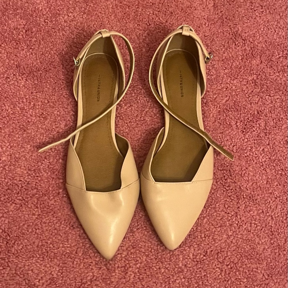 14th & Union Cream Flats Classic Loafers